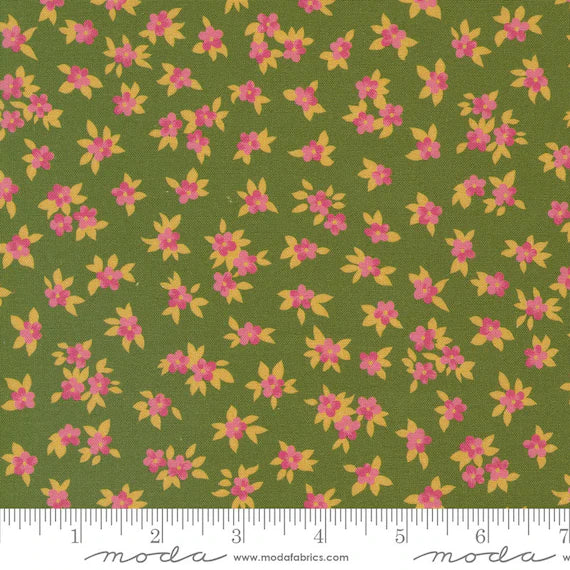 Chelsea Garden by Moda - M33749 18 Tea Rose Ditsy Small Floral Lichen