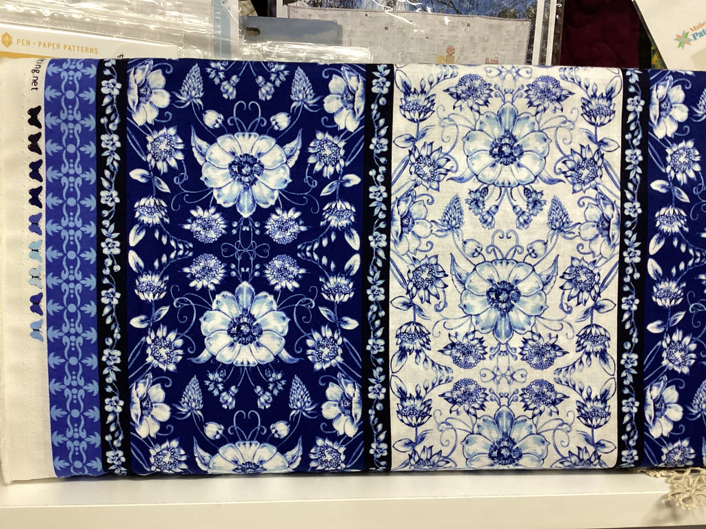 Medium Blue Border Stripe BQ2760 077