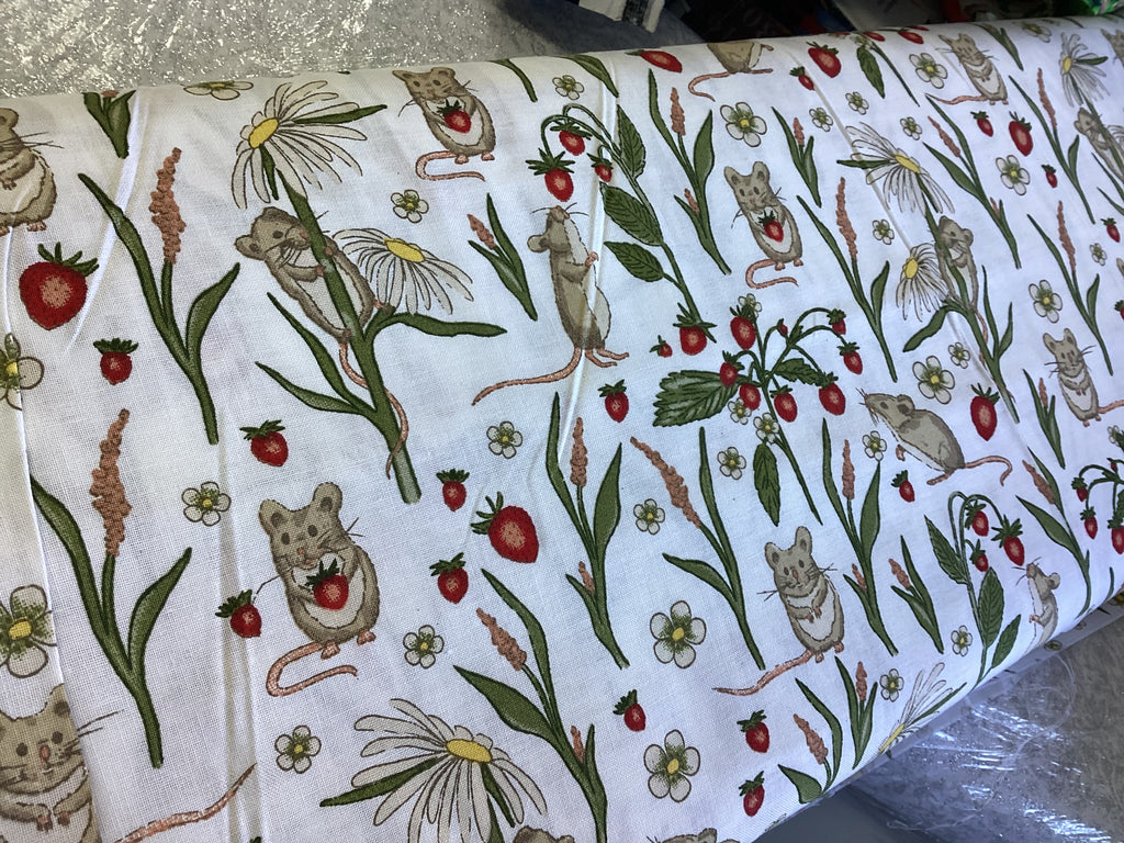 Mouse Strawberry Thief KKFabrics